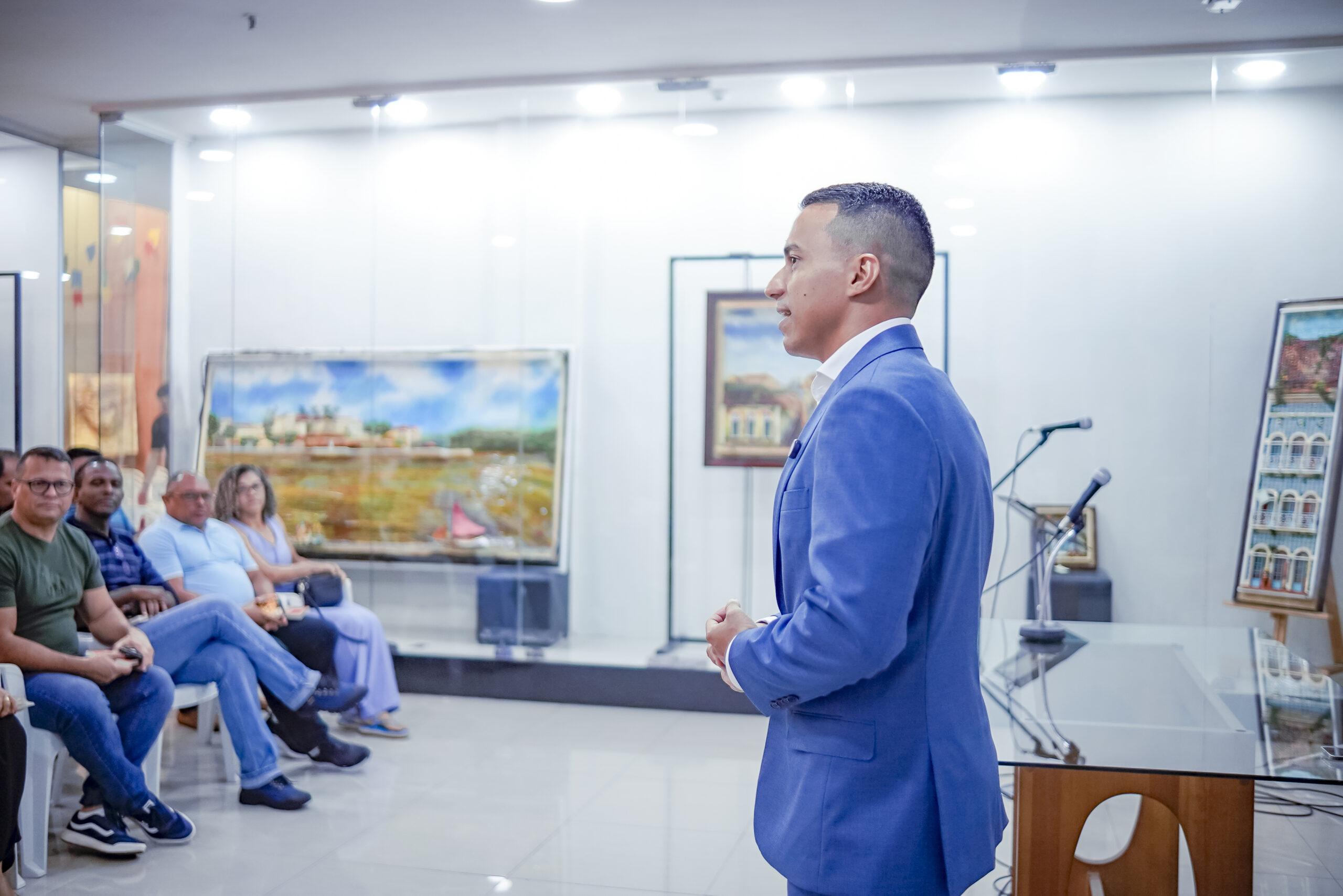 Rafael Viana palestrando